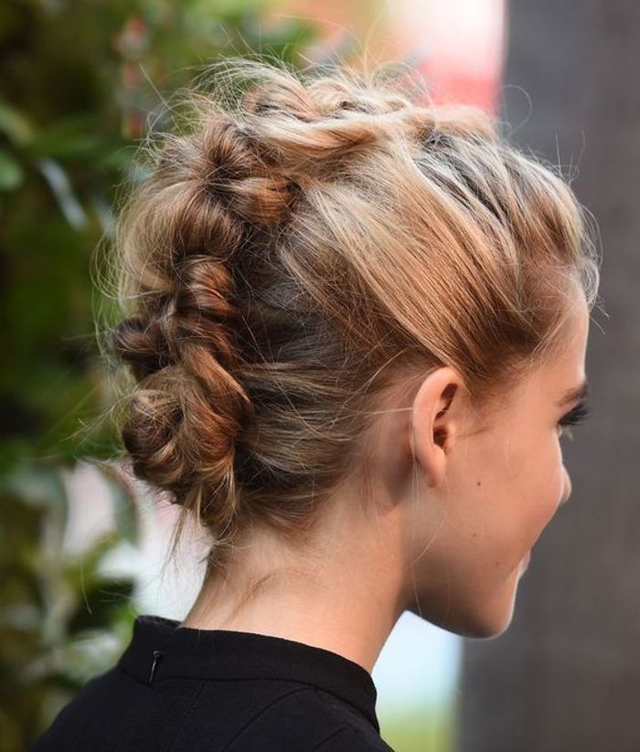 Coiffure cheveux mi longs en chignon banane automne,hiver 2016