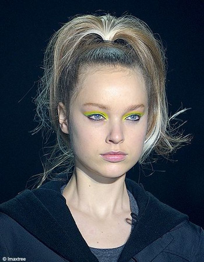 Beaute tendance coiffure cheveux queue cheval defile Y3 Cheveux queuedecheval sur les