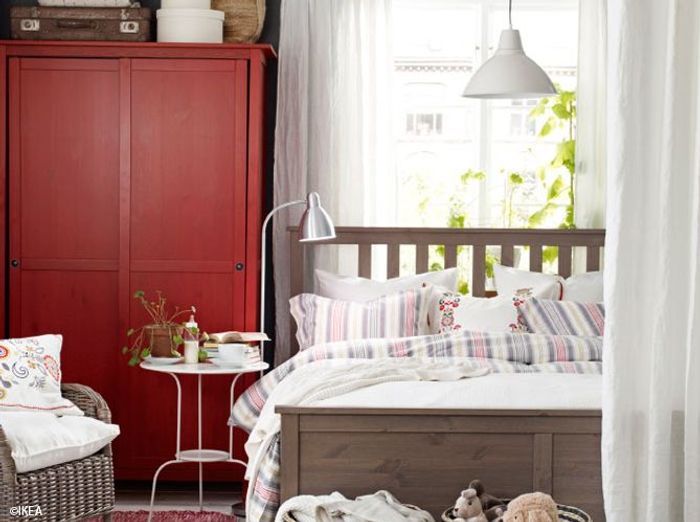 Idée déco : une touche de couleur dans votre chambre elle décoration Idee de deco chambre en fushia et turquoise