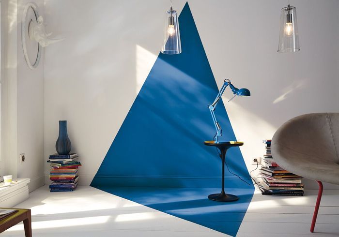 peindre un mur en deux couleurs : dynamisez vos espaces ...